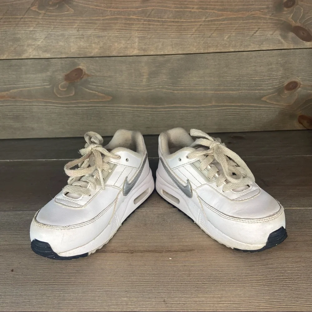Nike air max lace up sneakers
